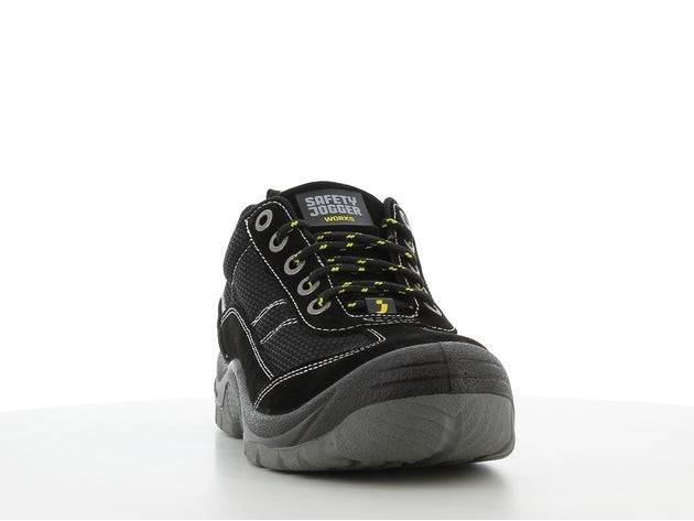 Chaussures de sécurité GOBI S1 P noires avec semelle antidérapante et protection des orteils, idéales pour le travail en BTP et industrie.